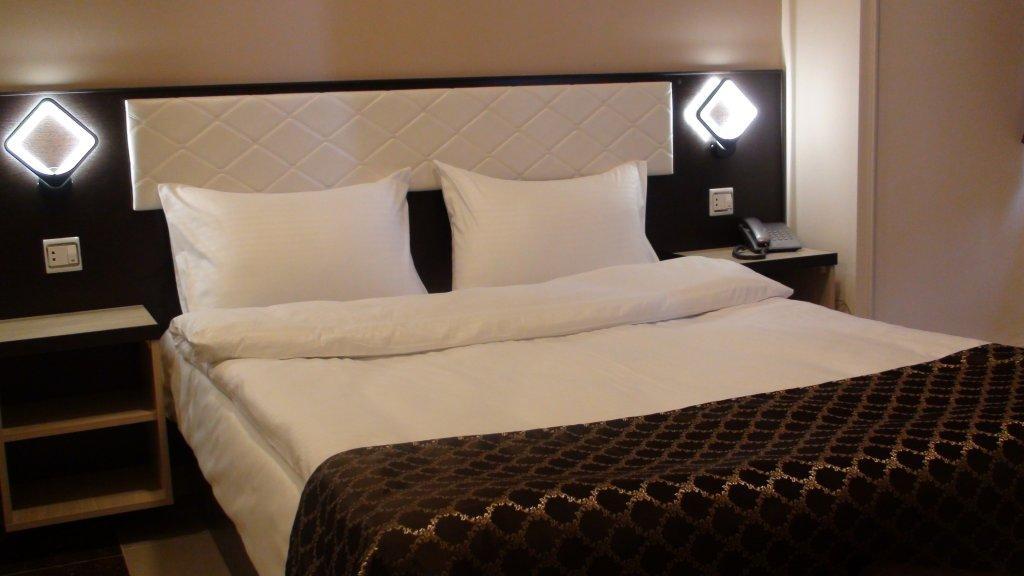 Comfort Hotel Ереван Екстериор снимка