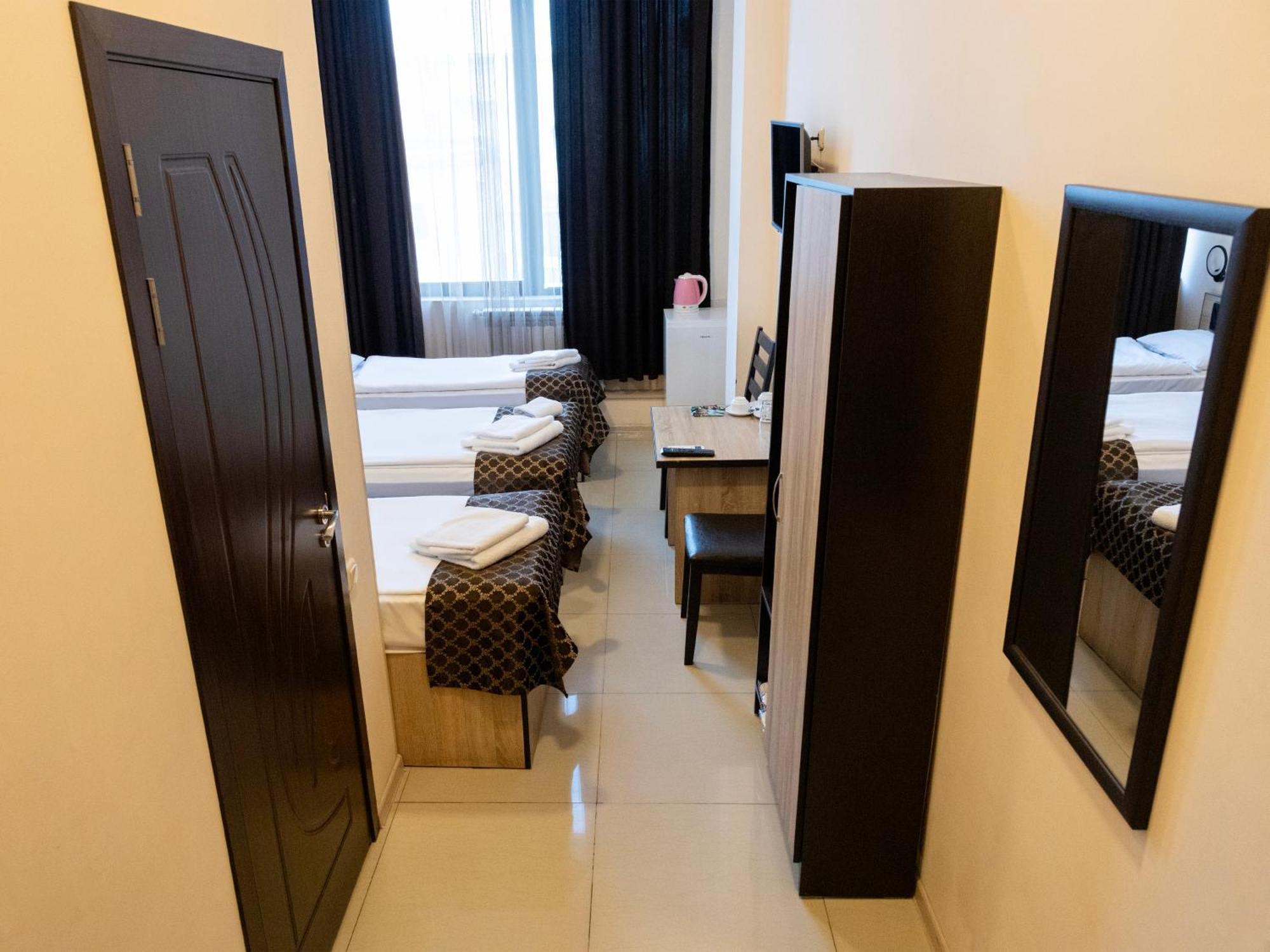 Comfort Hotel Ереван Екстериор снимка