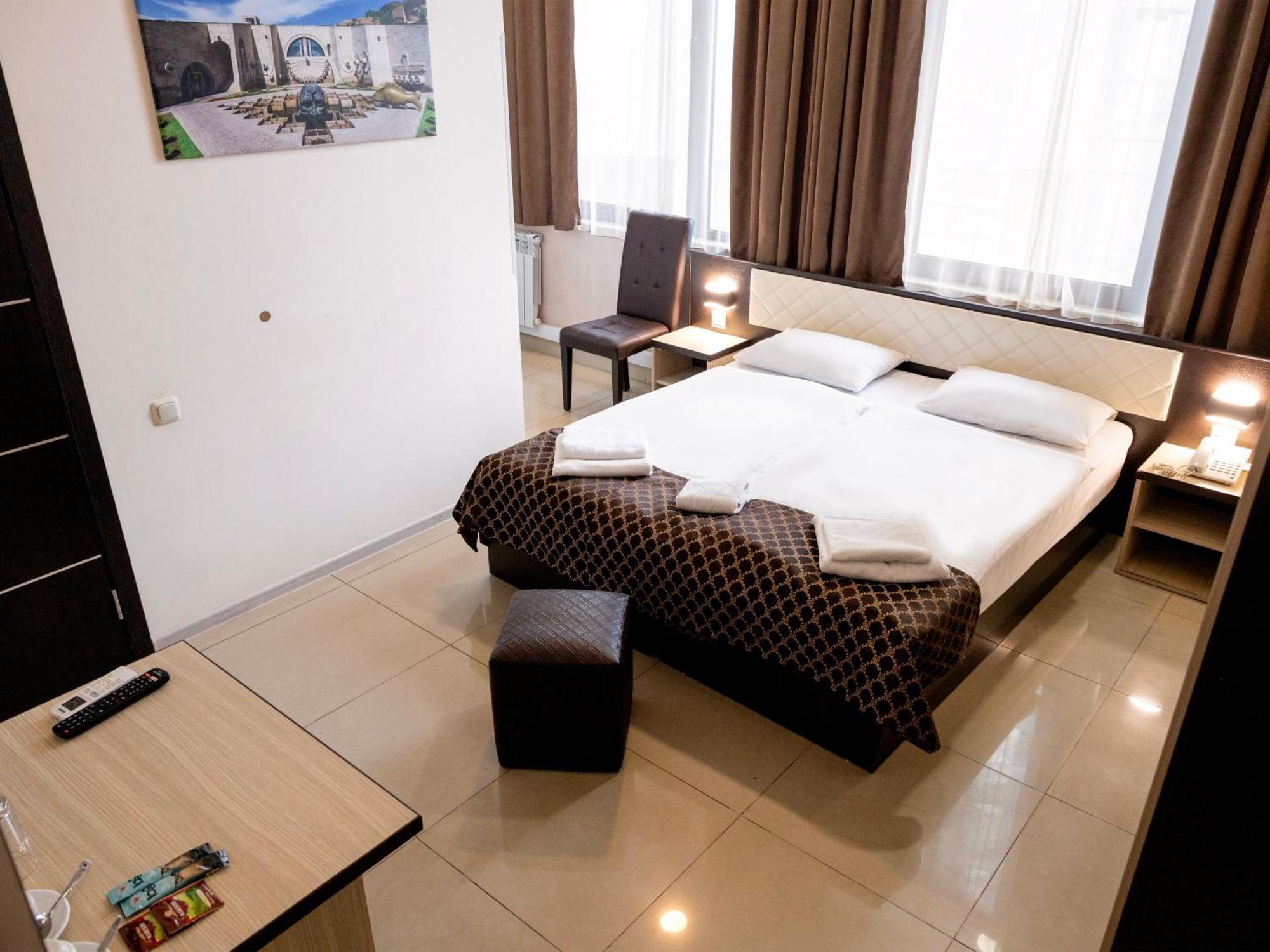 Comfort Hotel Ереван Екстериор снимка