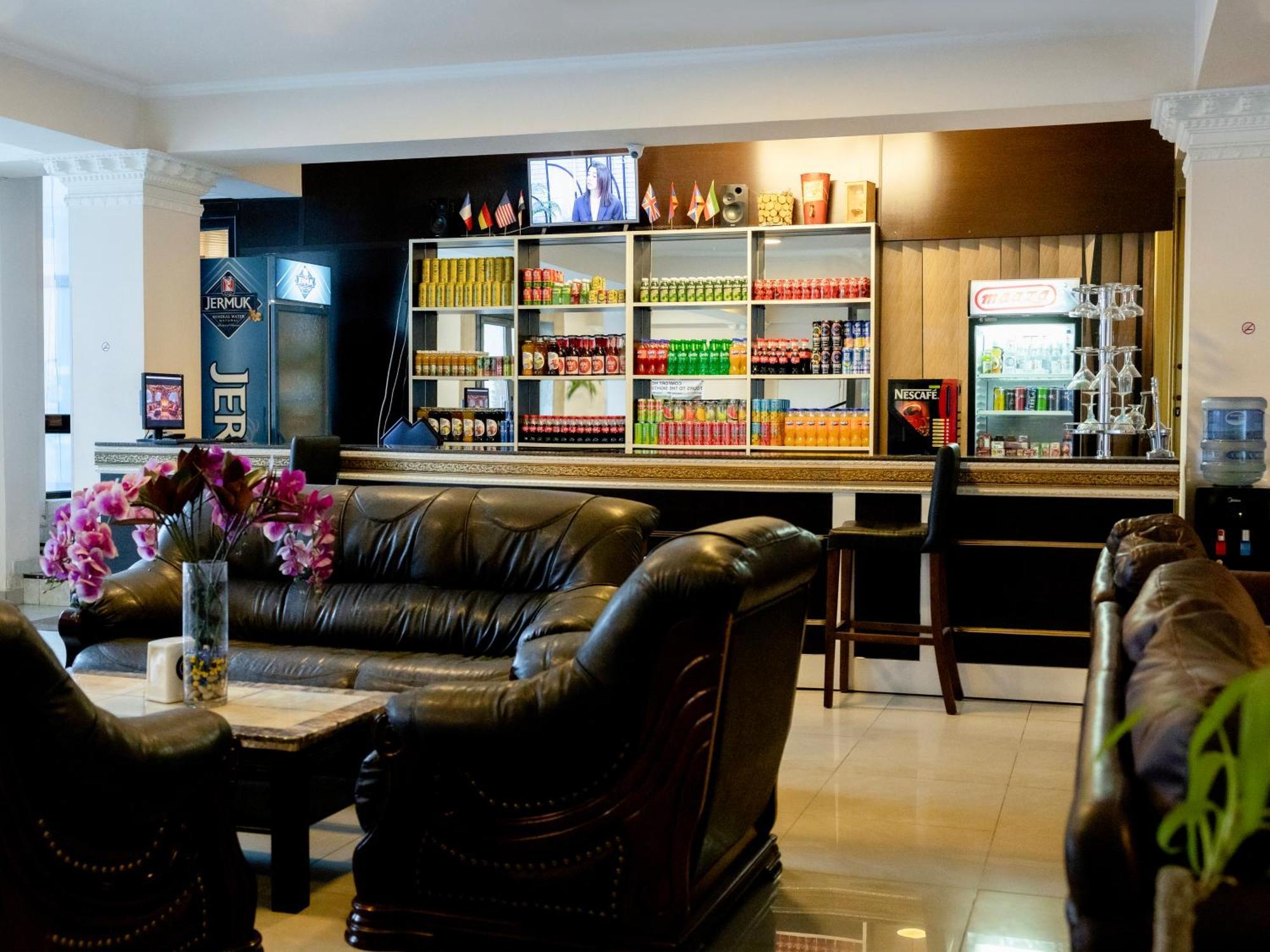 Comfort Hotel Ереван Екстериор снимка