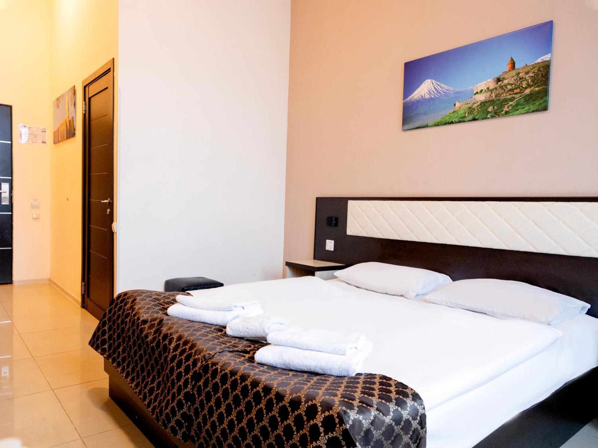 Comfort Hotel Ереван Екстериор снимка