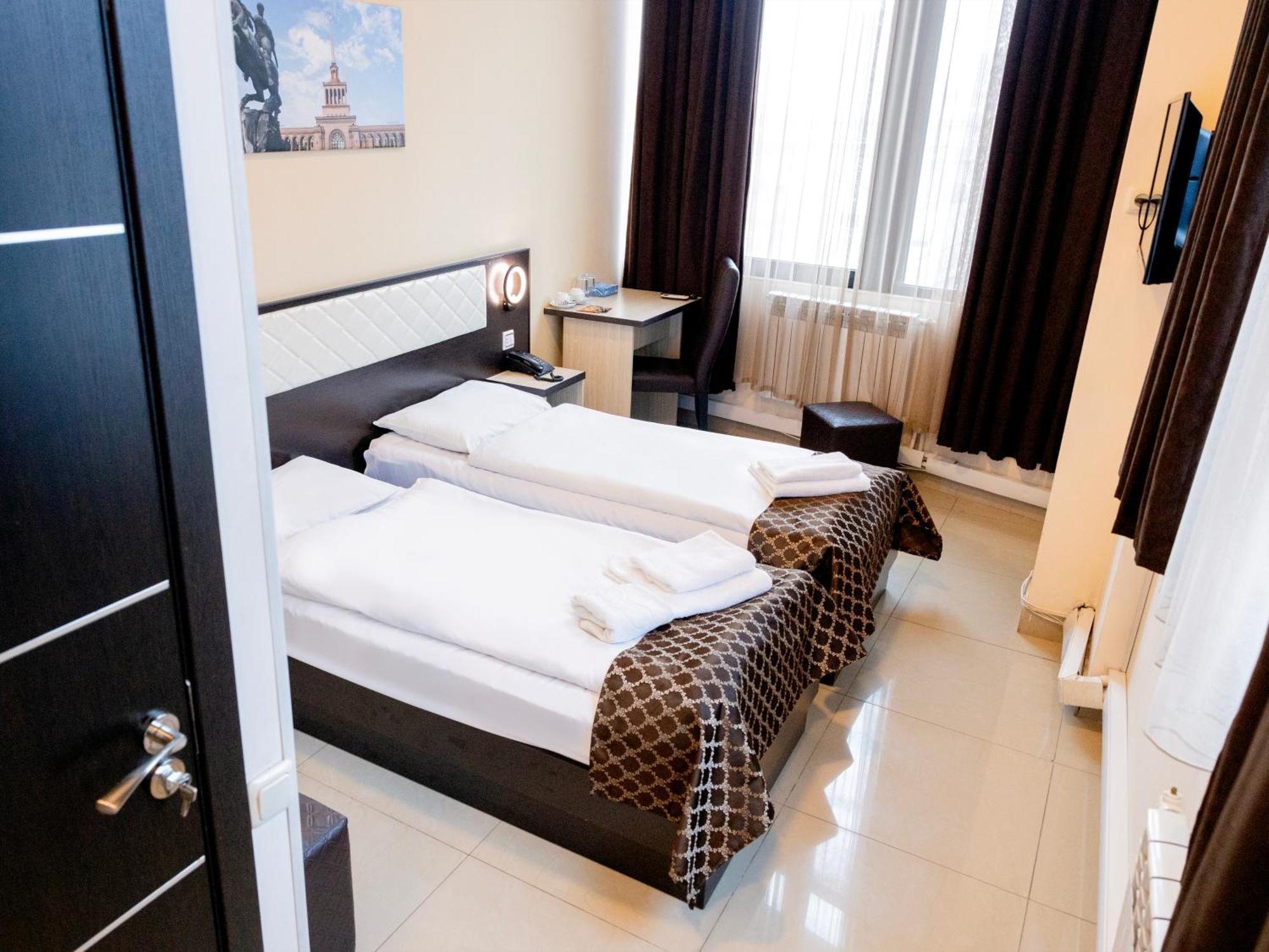 Comfort Hotel Ереван Екстериор снимка
