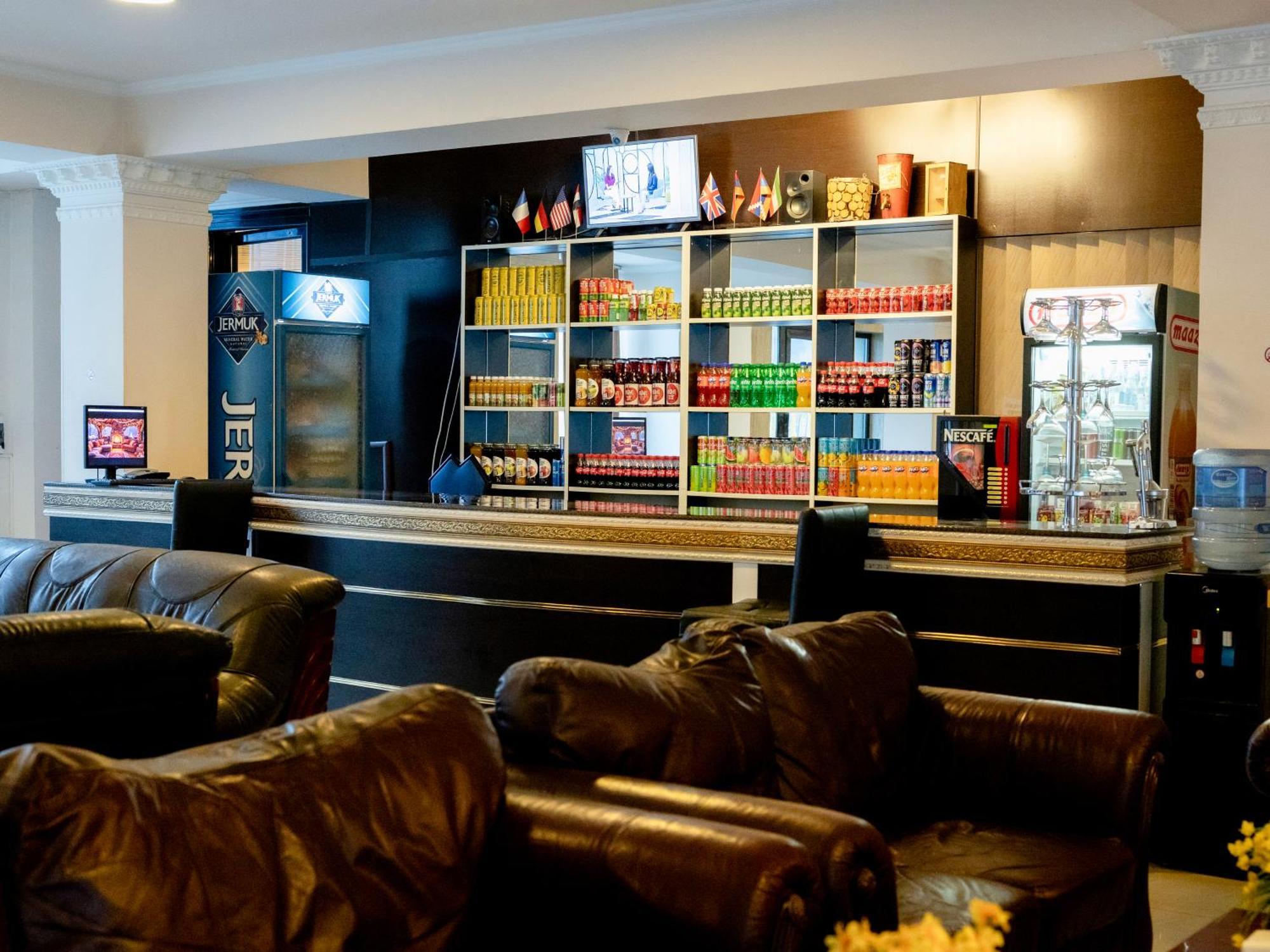 Comfort Hotel Ереван Екстериор снимка
